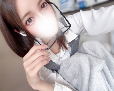 片岡　あいな