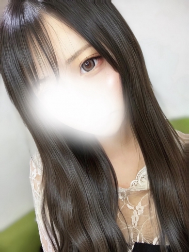 如月　怜音